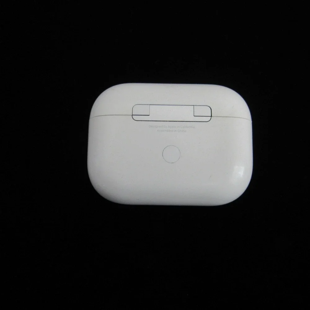 Apple AirPods Pro 1st Generation (Right Earbud Not Connecting) For Parts/Repairs